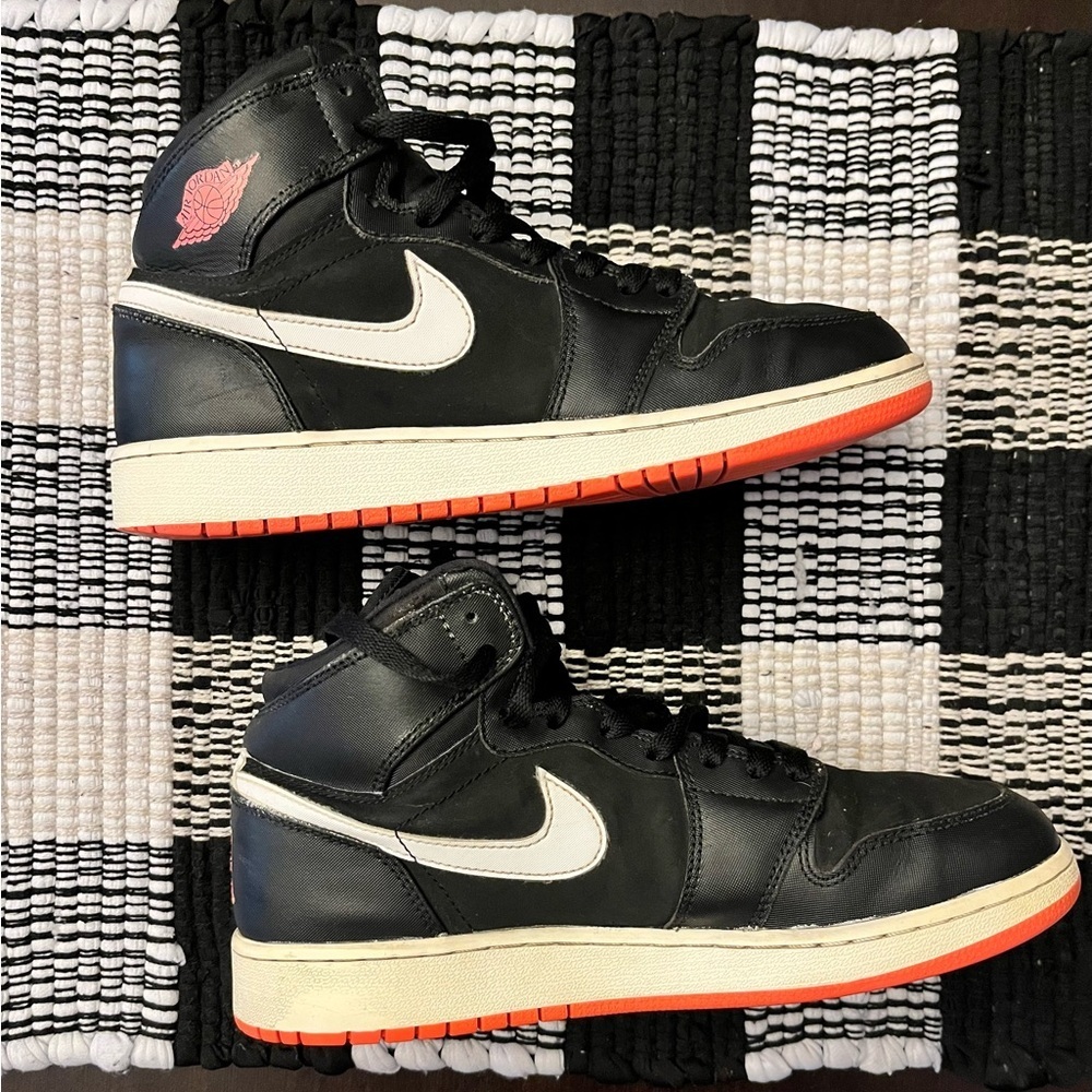 Nike Air Jordan 1 Retro High Black Hot Lava